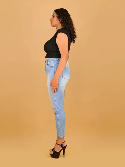 The essential side-profile shot for her portfolio.
