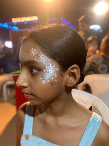 A frosty snowflake design, perfect for winter-themed parties or for anyone who loves a bit of icy glam.