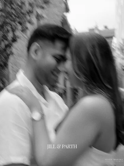 An abstract, motion-blur portrait in black and white. This artistic approach is for couples who want a unique, expressive, and non-traditional pre-wedding photo.