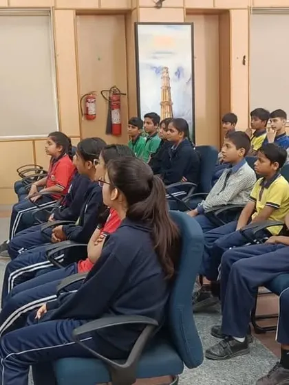 Interacting with students in a smaller group setting allows for more personalized questions and deeper learning about nutrition.