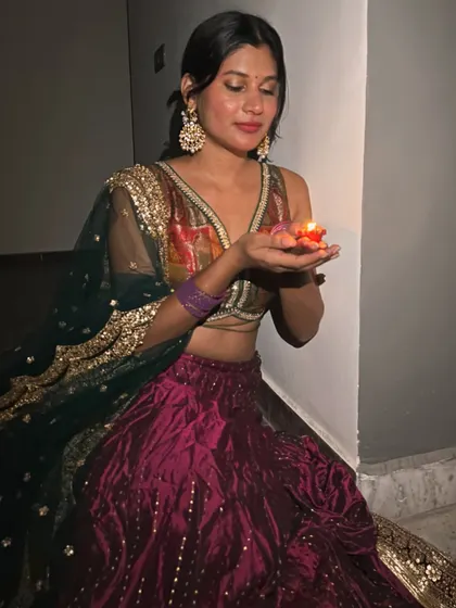 A final shot of my self-designed Diwali look. It's a perfect example of how you can create a stunning, sustainable festive outfit by repurposing beloved family heirlooms.