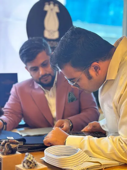 Our founder Ujjwal Savla providing personalized consultations at a trunk show for 360 One Wealth, redefining business style with exclusive fabrics and custom fits.