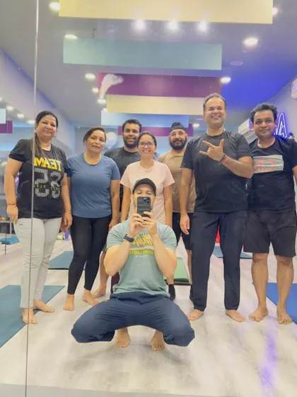 A post-workout group photo from our morning Crush Fitness class. This session focuses on core strength, and the happy faces show the satisfaction of a tough workout completed.