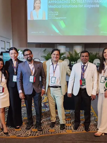 Another group photo with the panel of world renowned hair experts at the IMCAS Asia 2024 Hair Restoration session. These events are vital for sharing and debating the latest advancements in our field.