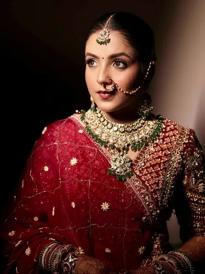A dramatic and regal portrait. This look was a mix of minimal and modern glam, with a soft rosy glow and a touch of traditional elements for a truly unique bridal style.