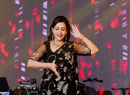 A graceful solo performance by one of the family members. Her elegant posture and serene expression make this a beautiful, timeless photograph.