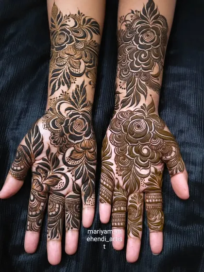 A classic Dubai floral mehendi design, a timeless and elegant choice.