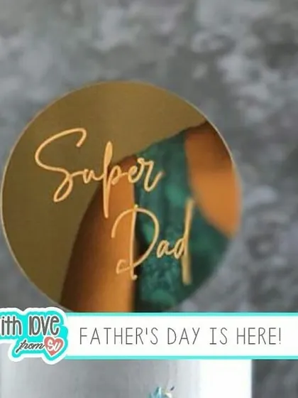 Father's Day is here. This "Super Dad" topper is a great way to celebrate the superhero in your life. The mirror gold finish reflects the candlelight beautifully.