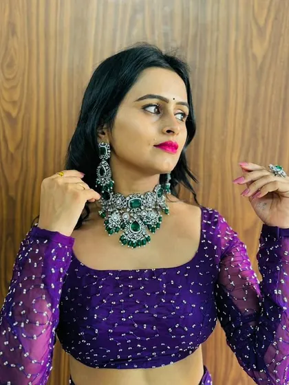Actress Soundarya Gowda wearing my Victorian AD Emerald choker for an awards event. This shows how versatile this piece is, perfect for red-carpet glamour.