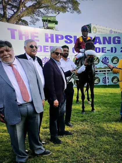 The winning team of Ranquelino after their victory in the HPSL Bangalore Derby. This is a proud moment for the owners and trainer Darius R. Byramji.