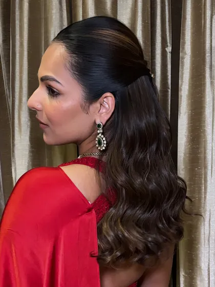 A three-quarter view of the Hollywood waves look. It's pure glamour.