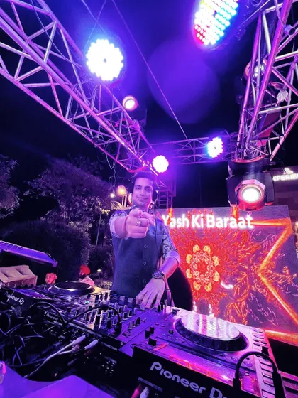 When the baraat has to be extravagant, you expect nothing but the best. Here I am on my mobile setup, ready to get the party started for this big fat wedding.