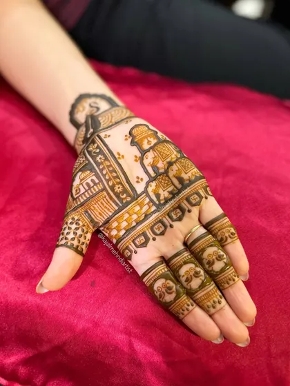 Another view of the completed personalized henna, showing the beautiful symmetry and detail.