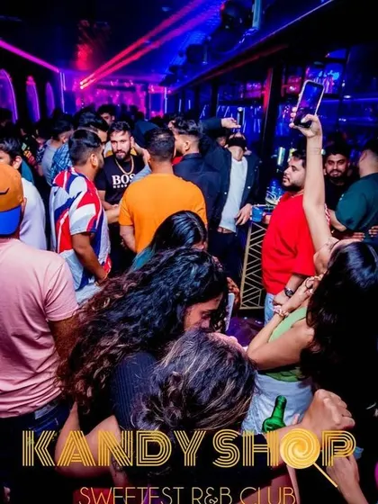 A packed house for the 'Uni Edition' night. I love seeing the crowd capture the moment, with phones up to record their favorite songs.