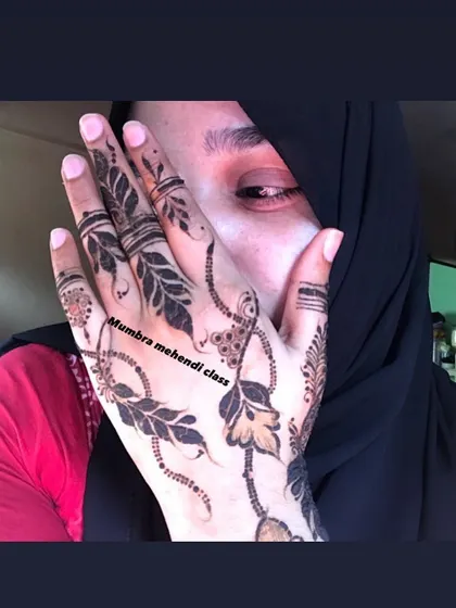 A beautiful leafy vine design, perfect for someone who loves Arabic patterns.