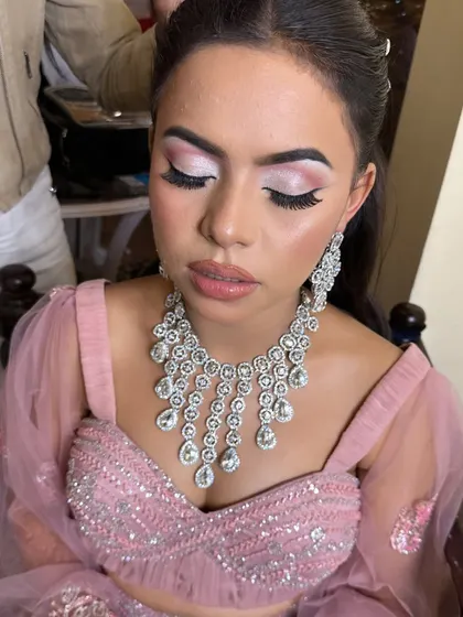 A beautiful reception glam look created for a North Indian bride. Our courses cover a wide range of event makeup, teaching students how to create stunning looks for every occasion.