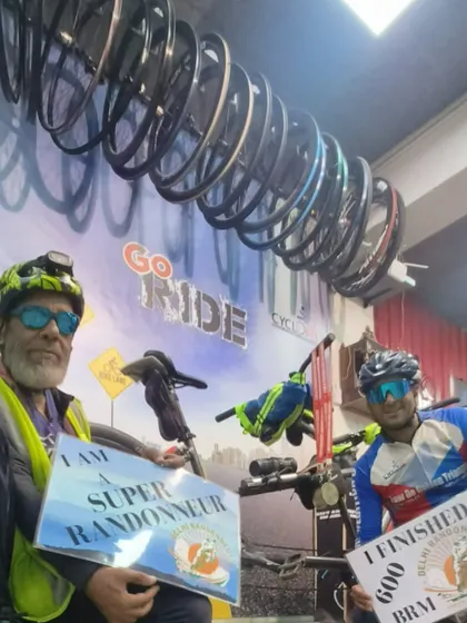 The triumphant duo with their finisher boards and medals. A proud moment for them and for all of EDR.