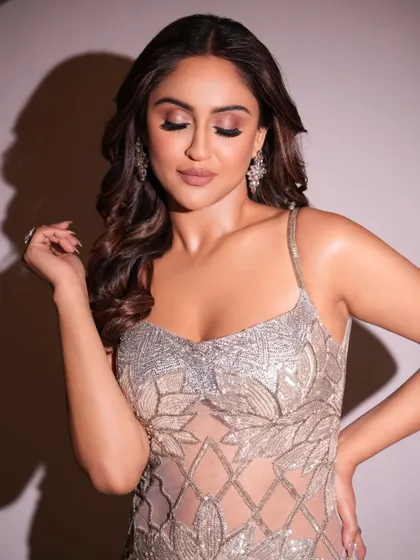 Soft glam perfection. With eyes closed, you can see the delicate blend of eyeshadow and the flawless skin finish that is my signature. A truly gorg look.