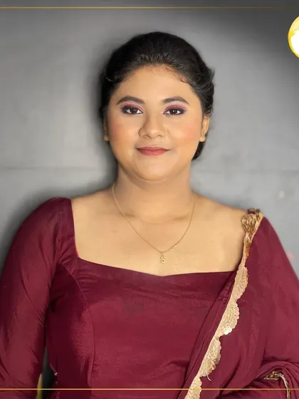 This full-face view shows how a red smokey eye pairs with a balanced lip and cheek color. My masterclasses cover how to create a cohesive look where every element works together.