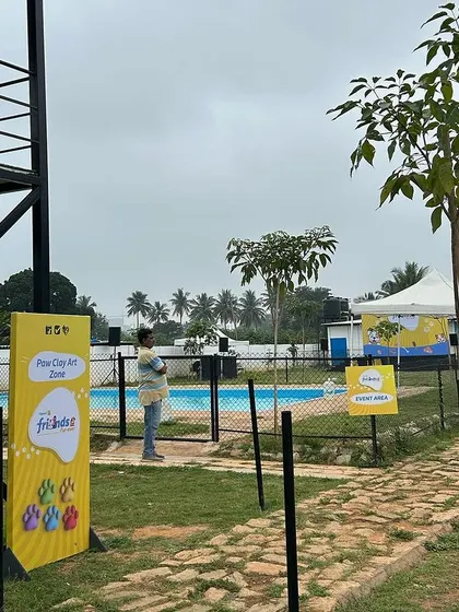 A wider view of the event setup for our Floap x Flipkart "Friends Fur-ever" event. You can see the different zones we create, including the Paw-some Art Zone and the Water Splash Zone.