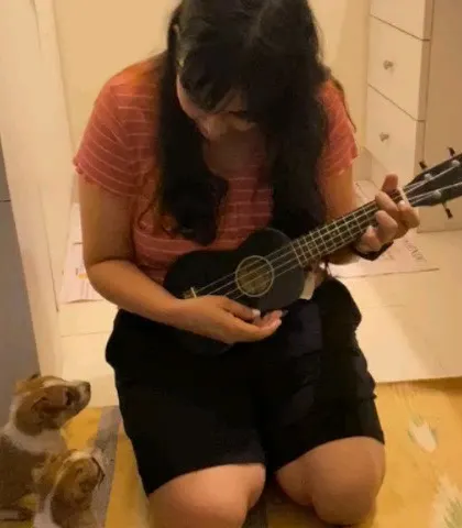 A little music therapy for my foster pups. Getting puppies used to different sounds and experiences in a positive way is crucial for their development and helps them grow into confident adult dogs.