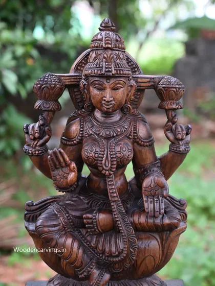 A close-up of the 24-inch Maha Lakshmi, focusing on her benevolent face and intricate crown.
