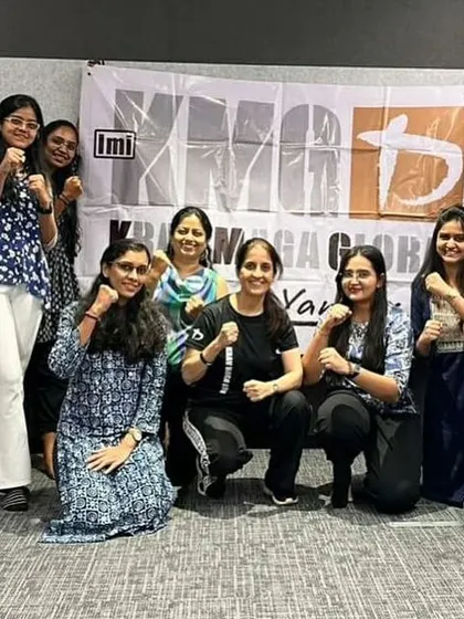 Our instructor with participants from a women's self-defense workshop for a leading global financial information and news platform. We equip women with the skills to be their own protectors.