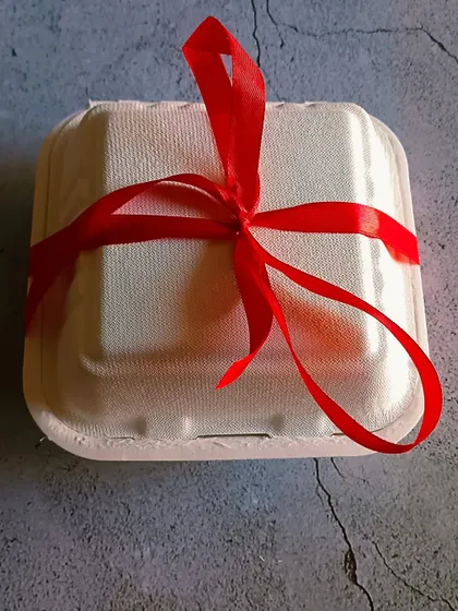 This is how my bento cakes come packaged. The eco-friendly box is tied with a simple red ribbon, making it a perfect and elegant small gift.