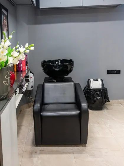 Our professional hair washing station. We not only provide hairpieces but also offer services to help you maintain them, ensuring they always look their best.