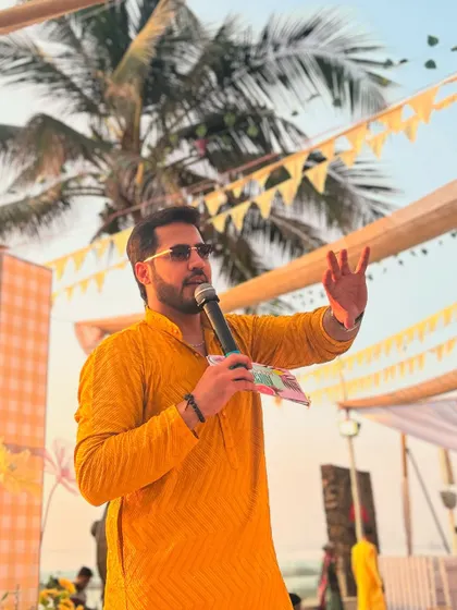 Hosting a Haldi ceremony by the sea. I adapt my style to any location, ensuring the event is a success.