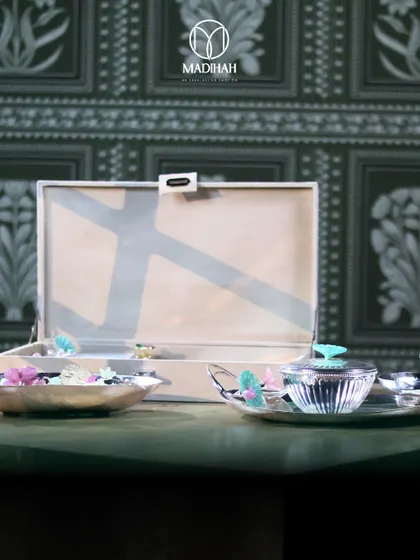 The Daisy Collection hamper, elegantly styled. This shot shows the complete set in a beautiful presentation box, ready to delight your clients and employees.