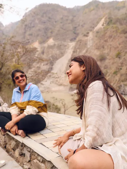 Sharing laughter and conversation by the Ganga. The connections we make during retreats are just as important as the practice itself. These are the moments that build our beautiful sangha.