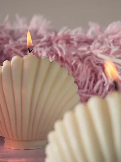 Our oyster shell candle is perfect for bringing a sense of calm and peace, inspired by the sea.