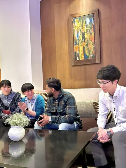 An evening spent with the Sakura team from Japan, discussing art and creativity. It's wonderful to connect with people from the brands whose products I use every day.