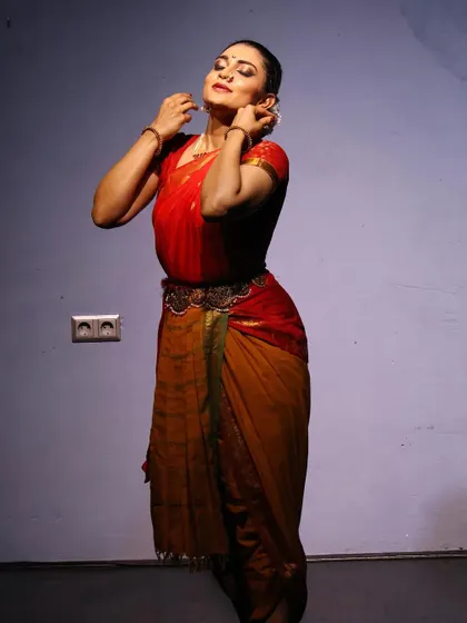 Exquisite captures from "Varkari," a collection of Abhangas I've worked on over the years, presented at an intimate Baithak in Berlin.