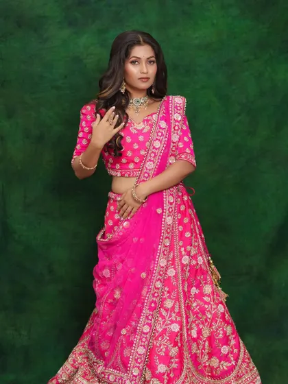 Another full-length shot of the signature no-makeup look.