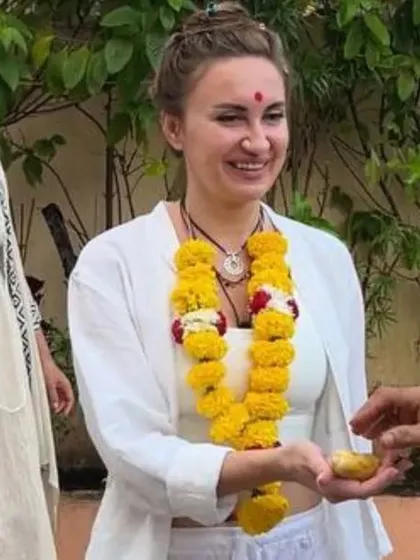 A student receives a traditional welcome with a smile during our opening ceremony in Goa. These small rituals create a sense of belonging from the very first day.