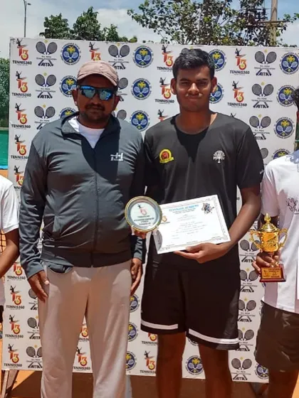 Mandeep Reddy receiving his finalist plaque at the CS7 Under 18 tournament.