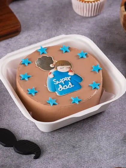 Celebrate your hero with our "Super Dad" bento cake. This cute design is a great way to make Father's Day extra special for the superhero in your family.