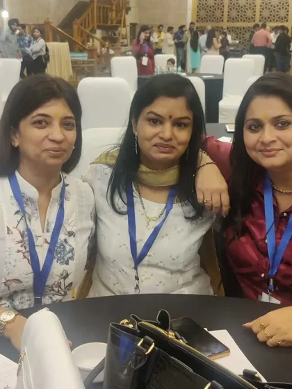 Networking with fellow practitioners at the GLAON 2023 conference. I believe in the power of community and sharing knowledge to grow together.