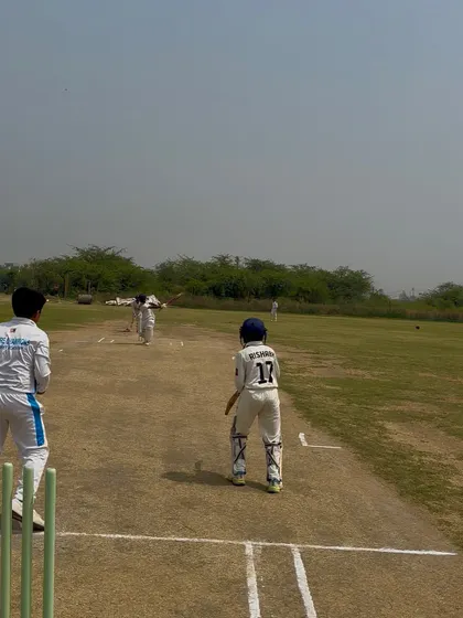 The partnership building in the middle during the final match.