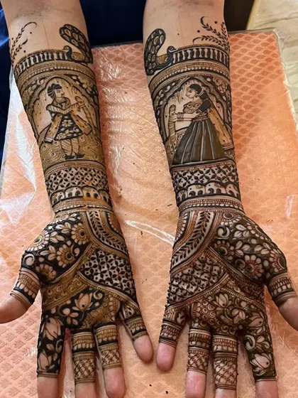 This design features beautiful portraits of a bride and groom, capturing a moment from their wedding ceremony. I take great care to get the details right in these narrative designs.