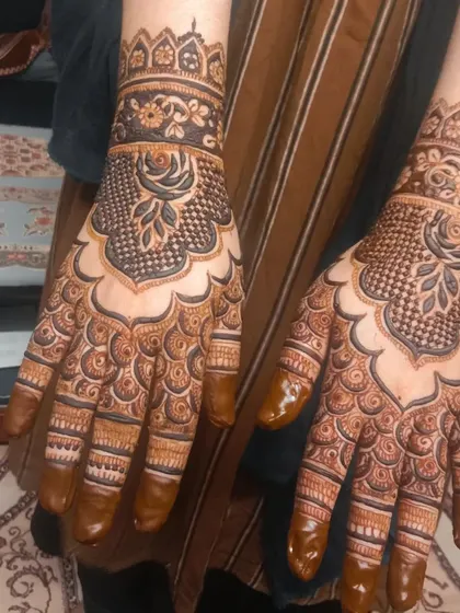 Another view of this classic non bridal design, showing the intricate details and symmetry.