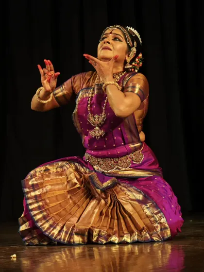 An upward glance, a gesture of offering. In classical dance, every movement has a meaning. This moment from "Moham" portrays a feeling of devotion and surrender, central themes in many traditional Bharatanatyam pieces.