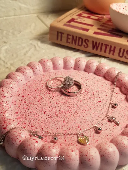 Our Pinterest-famous bubble tray in a lovely speckled pink. This piece adds a touch of playful elegance to any surface, perfect for holding your favorite rings and bracelets.