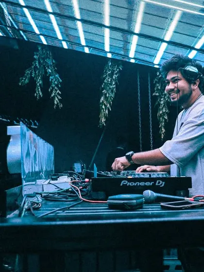 A happy moment during a set. You can see the smile on my face; this is my passion.