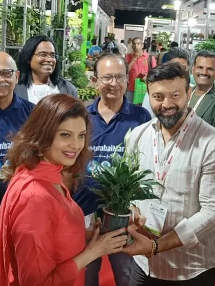 I was delighted to welcome actress Aditi Govitrikar to my stall at the Landscape Expo. Sharing the joy of plants with visitors is one of the best parts of these events.