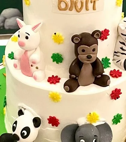 More details of the fondant animals on the jungle-themed birthday cake.
