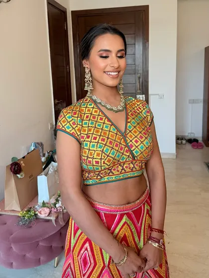 Warm, radiant, and utterly gorgeous! Meher in this bronze glam is a vision for her pre-wedding celebration. Her beauty shines from the inside out.