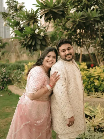 A sweet and relaxed portrait of the couple, capturing their easy-going chemistry.